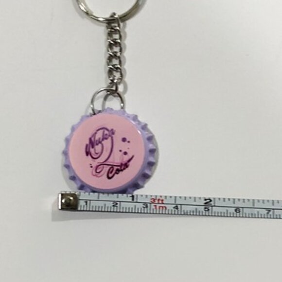 Fallout 4 Nuka Cola Quartz Cap Keychain - 3.5inch Gaming Keychain - Picture 6 of 7